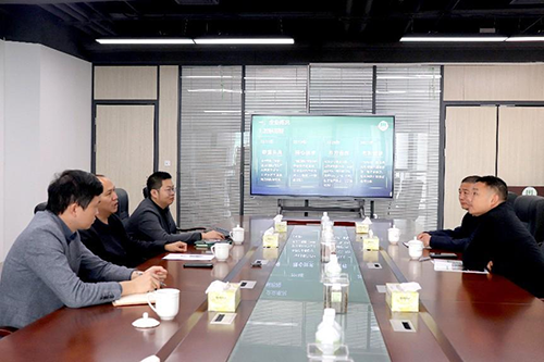 湖南省株洲市淥口區(qū)龍門鎮(zhèn)黨委書記譚文林到鐵人環(huán)保考察交流1.png